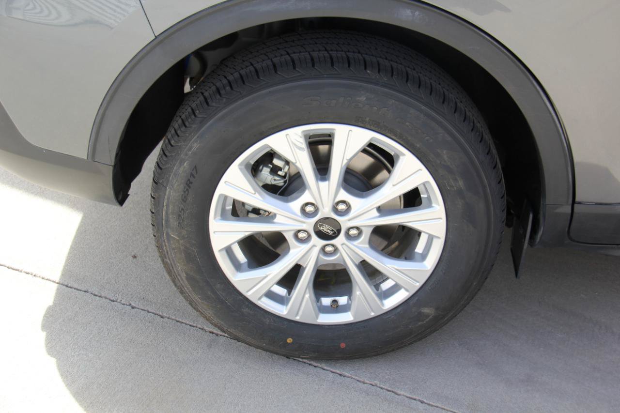 Used 2025 Ford Escape Active AWD/4WD image 30