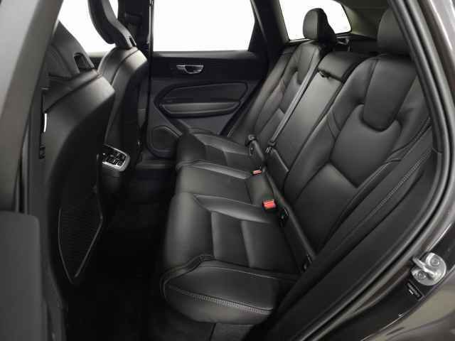 Certified 2023 Volvo XC60 B6 Ultimate w/ Climate Package image 36