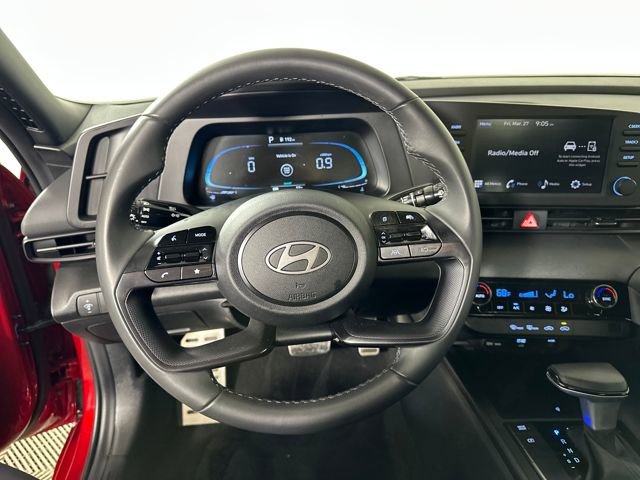 Used 2025 Hyundai Elantra Sport image 14