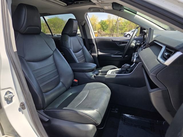 Used 2020 Toyota RAV4 XLE Premium w/ All Weather Liner Package image 15
