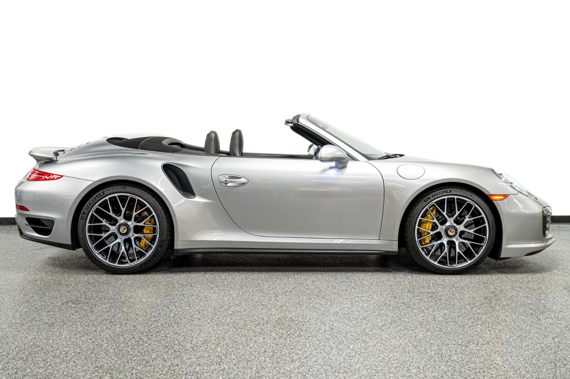 Used 2016 Porsche 911 Turbo S image 47