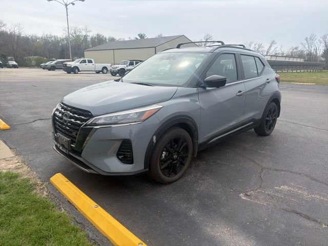 Used 2024 Nissan Kicks SR w/ SR Premium Package image 3