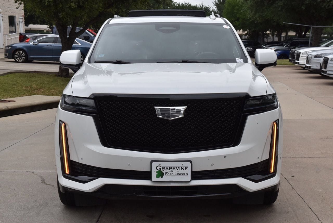 Used 2023 Cadillac Escalade Sport Platinum w/ LPO, ONYX Package AWD/4WD image 3