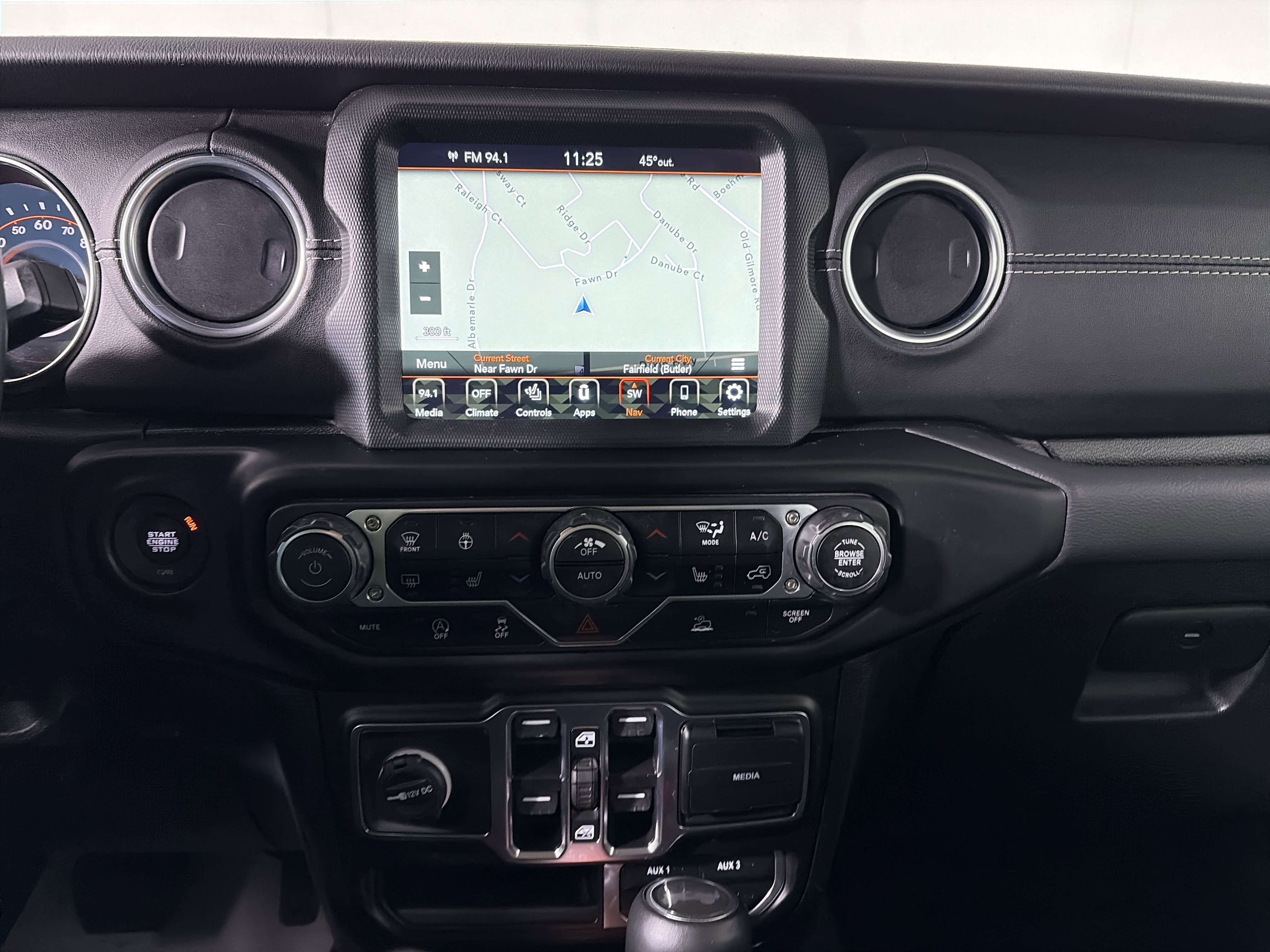 Used 2022 Jeep Wrangler Unlimited Sahara w/ Cold Weather Group image 22