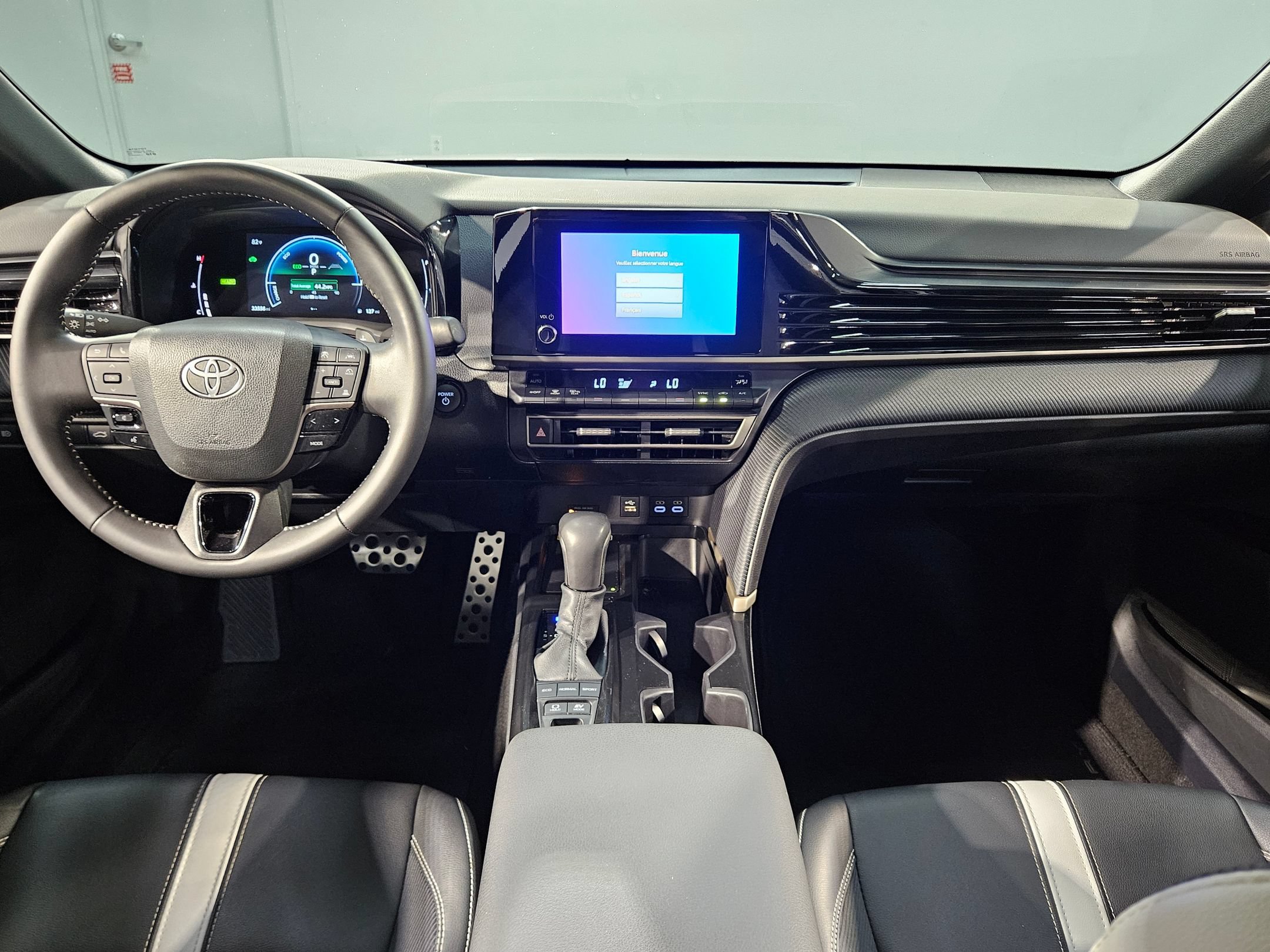 Used 2025 Toyota Camry SE FWD image 10