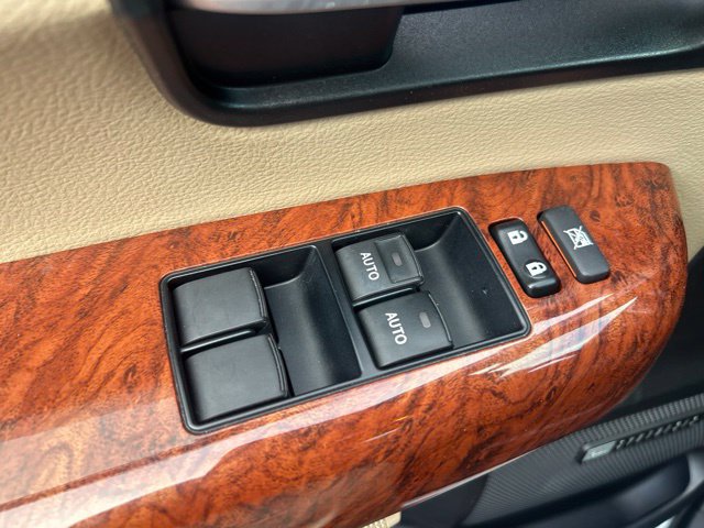 Used 2020 Toyota Sequoia Platinum RWD image 17
