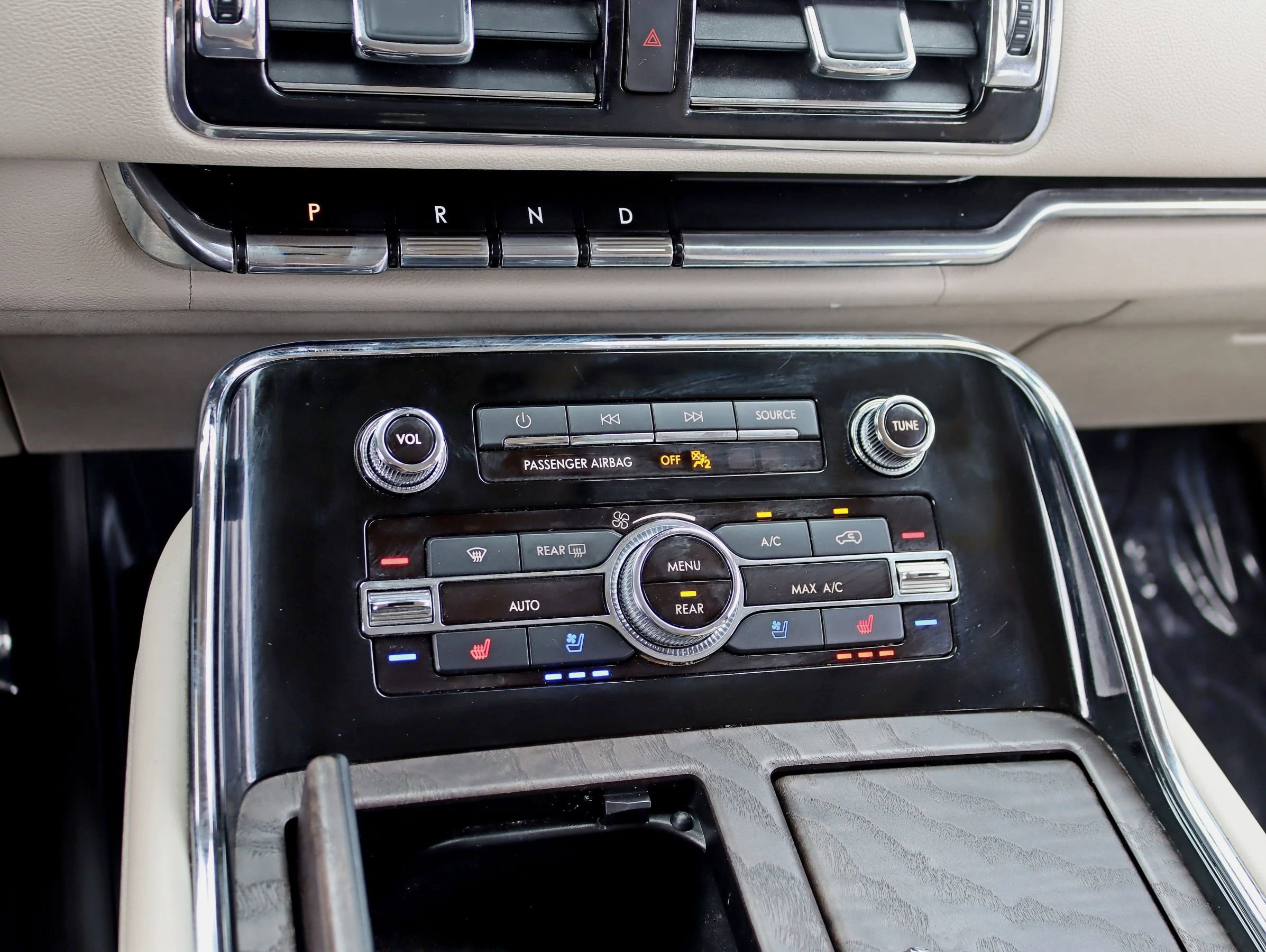 Used 2020 Lincoln Navigator L Reserve w/ Luxury Package AWD/4WD image 28