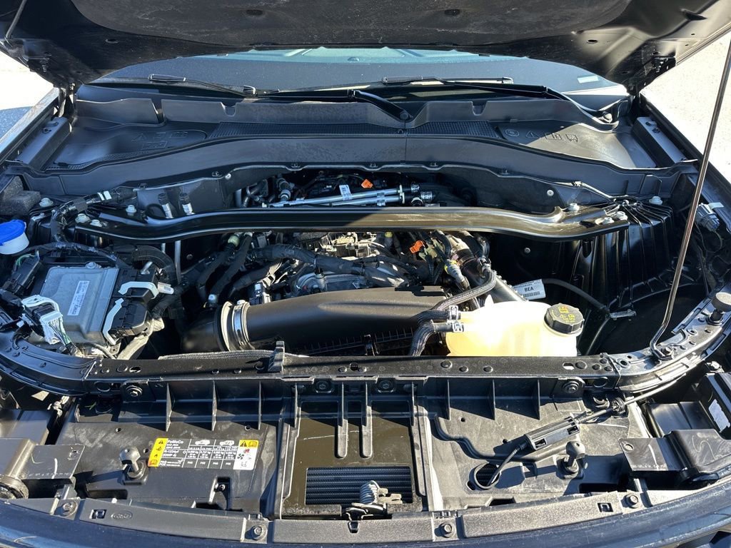 Used 2025 Ford Explorer ST-Line w/ ST-Line Street Pack image 36