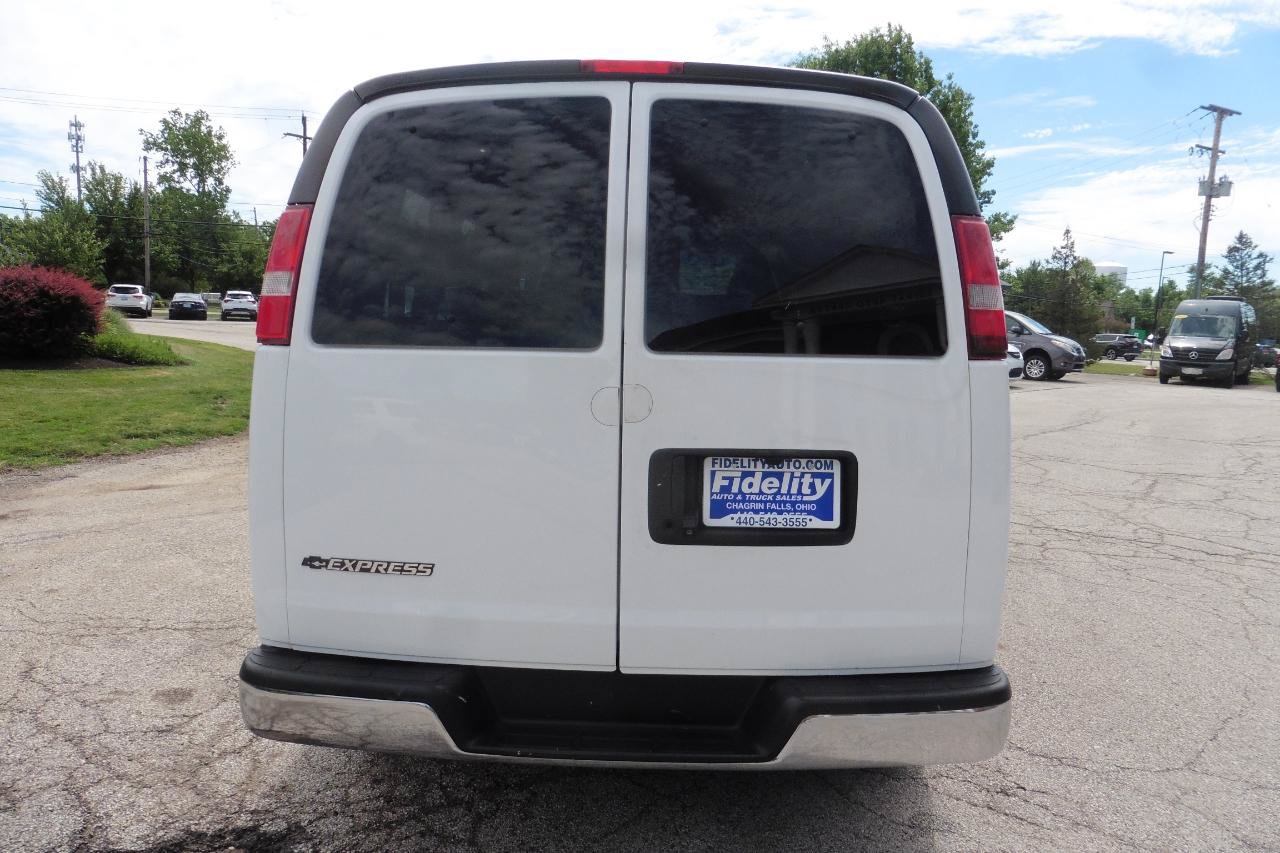 Used 2017 Chevrolet Express 3500 LT w/ LT Preferred Equipment Group RWD image 16