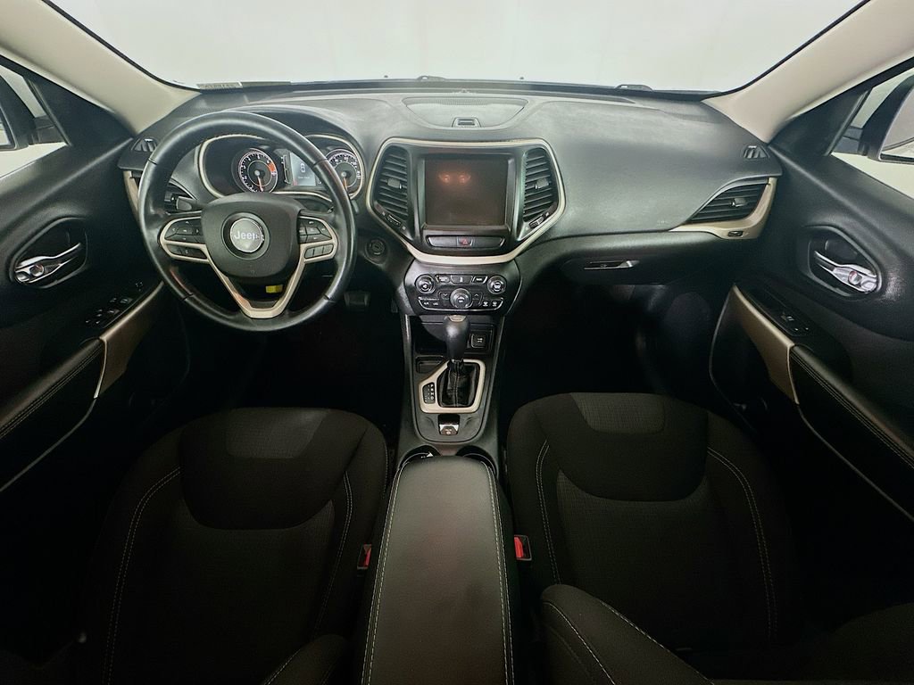 Used 2017 Jeep Cherokee Latitude w/ Comfort & Sound Group image 10