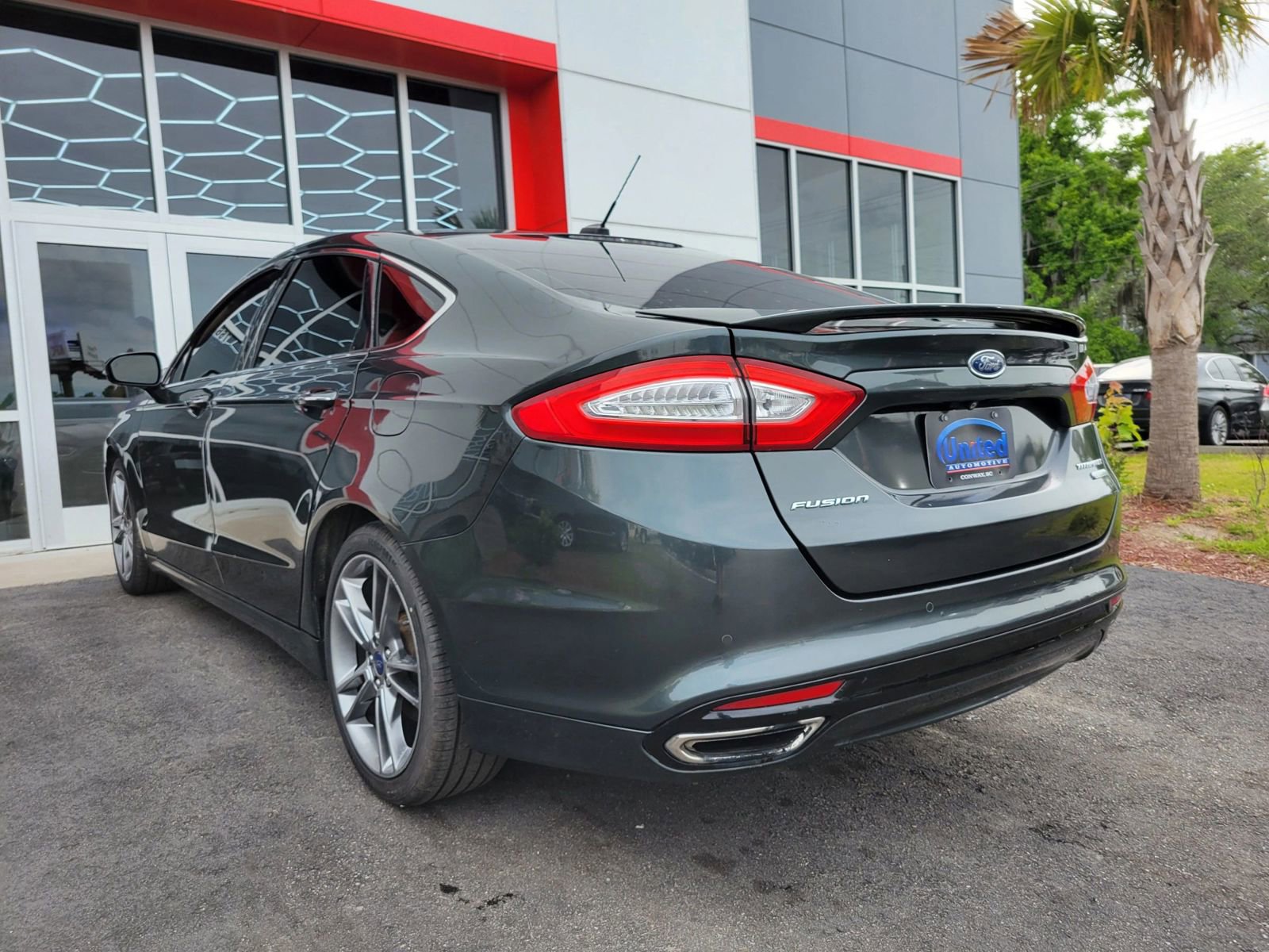 Used 2015 Ford Fusion Titanium FWD image 6