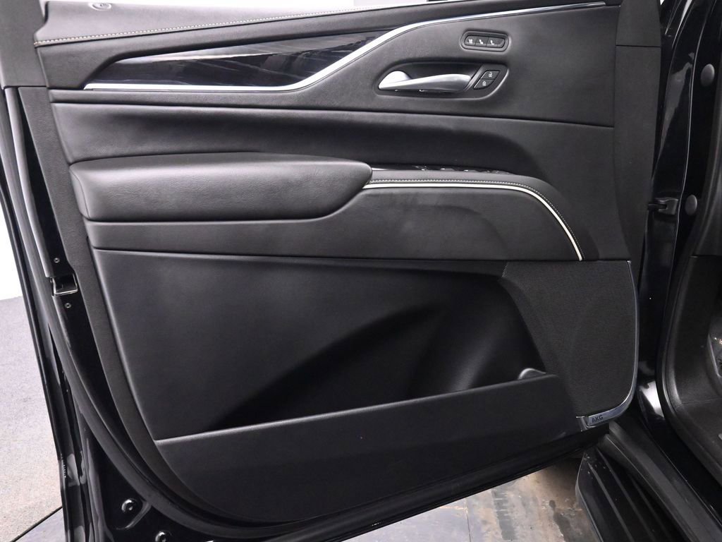 Used 2021 Cadillac Escalade Sport w/ LPO, Illumination Package image 10