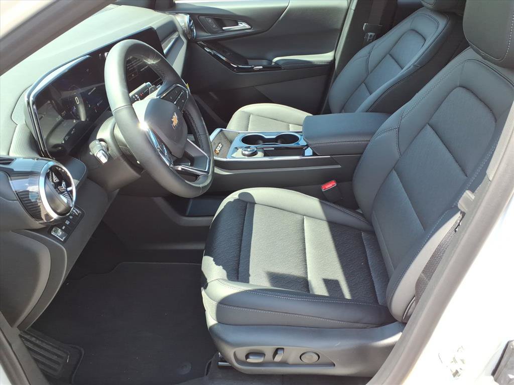 New 2026 Chevrolet Equinox LT w/ Convenience Package II AWD/4WD image 5