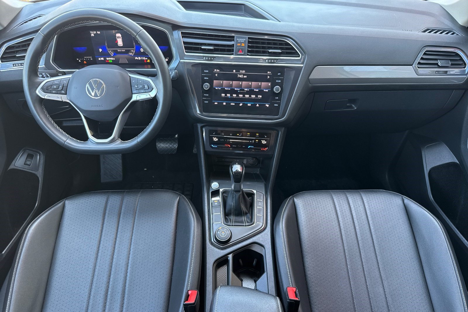 Used 2022 Volkswagen Tiguan SE AWD/4WD image 16