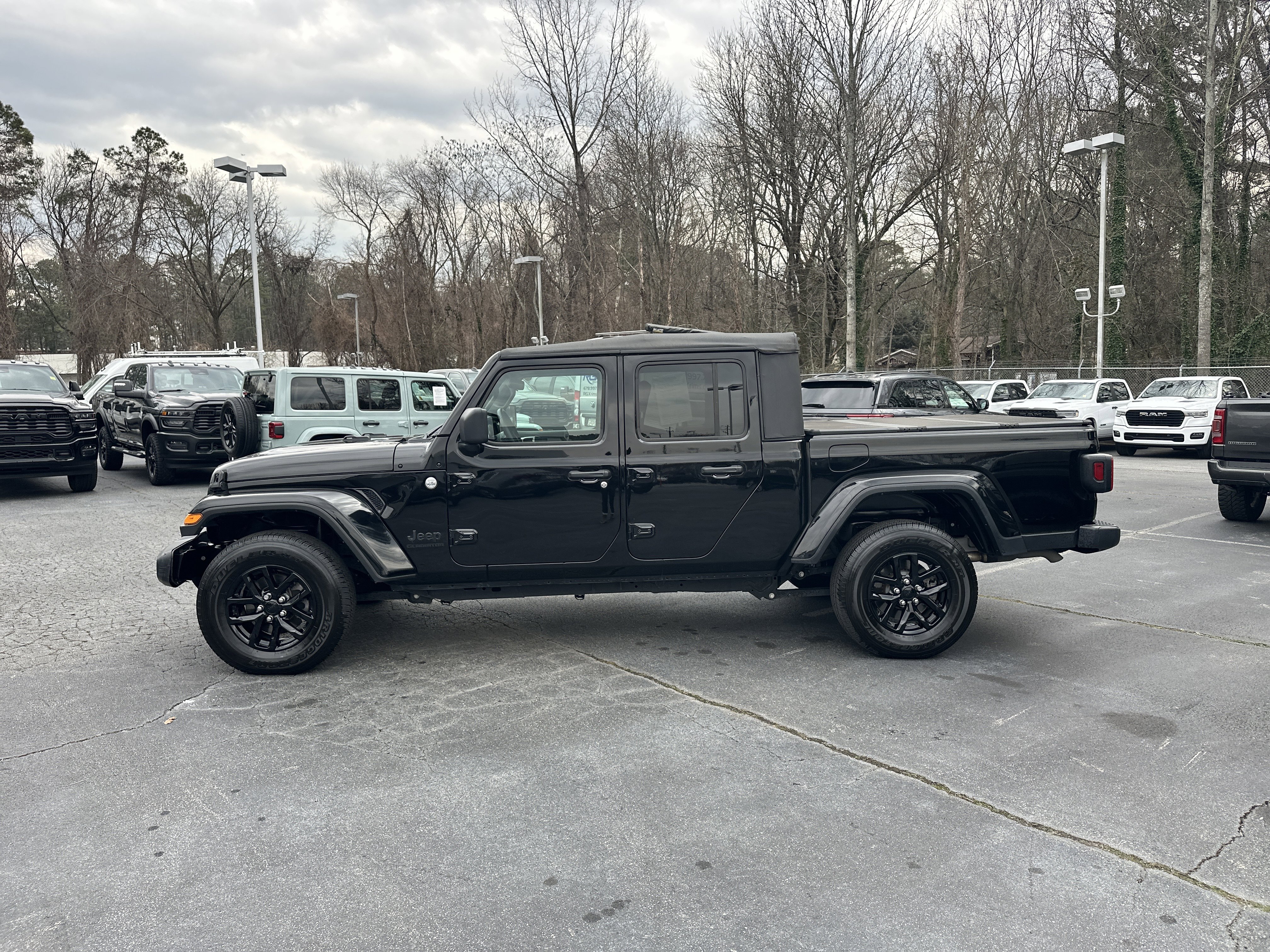 Used 2021 Jeep Gladiator Sport image 6