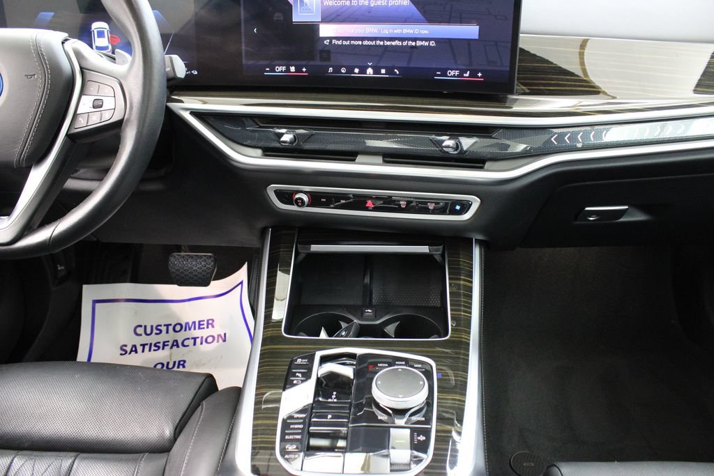 Used 2025 BMW X5 xDrive50e AWD/4WD image 24