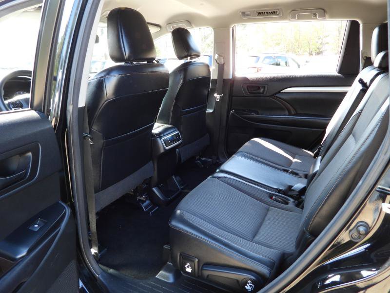 Used 2017 Toyota Highlander Plus image 35