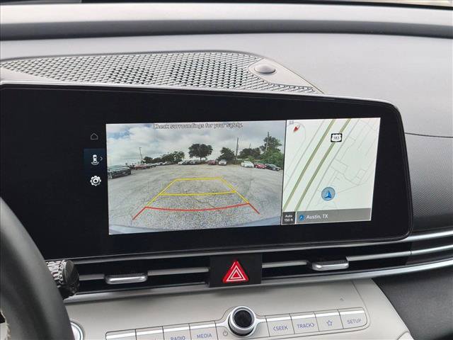 Used 2025 Hyundai Elantra Limited FWD image 13