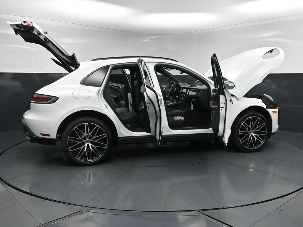 New 2026 Porsche Macan AWD/4WD image 33