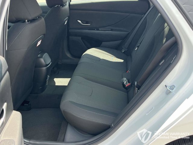 New 2026 Hyundai Elantra SE FWD image 14