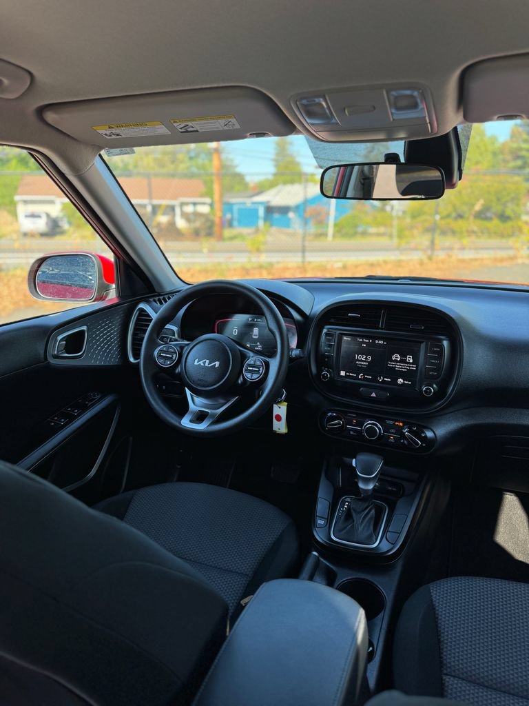 Used 2024 Kia Soul LX w/ Option Group 015 FWD image 29