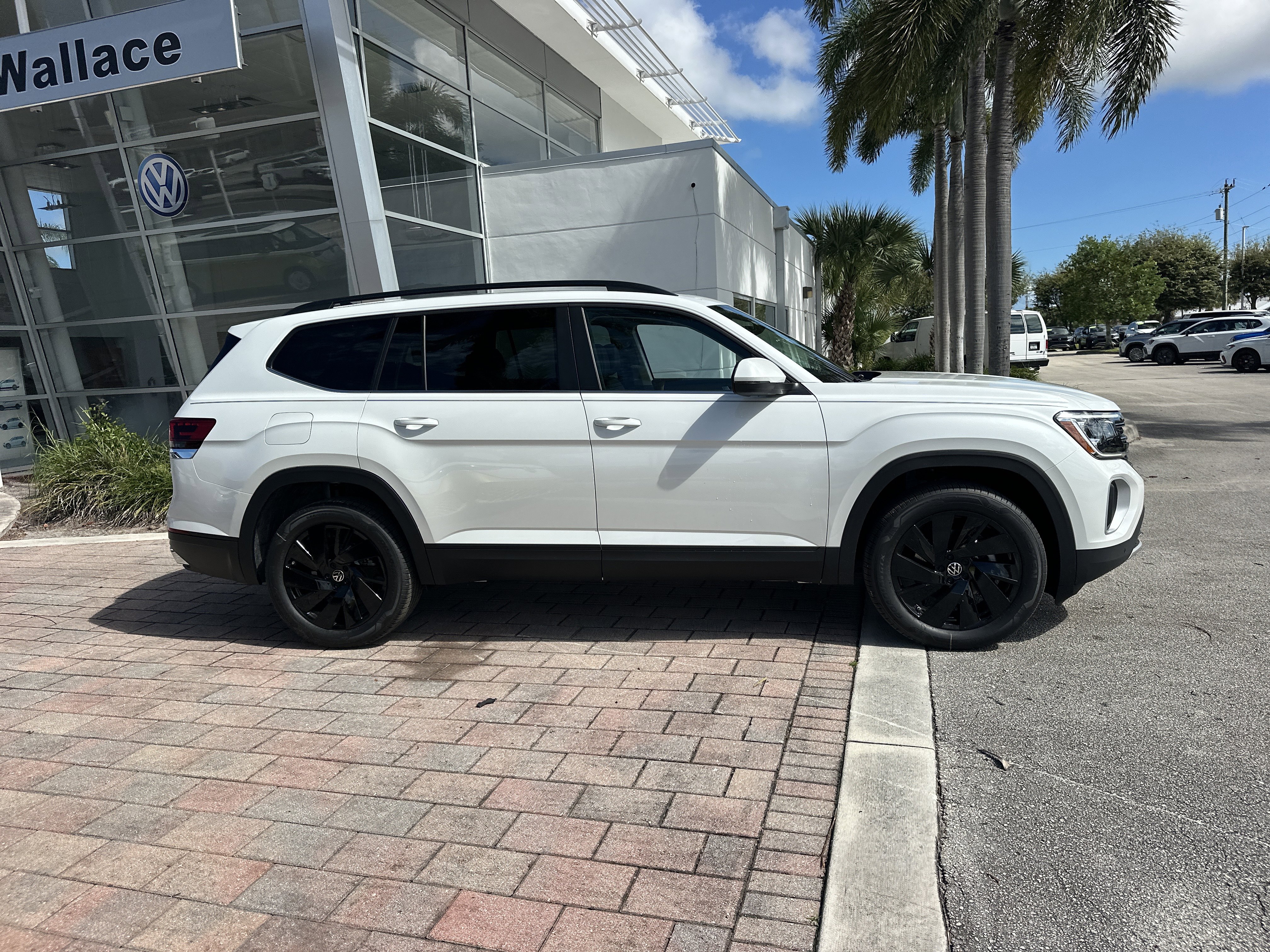 New 2026 Volkswagen Atlas SE image 5