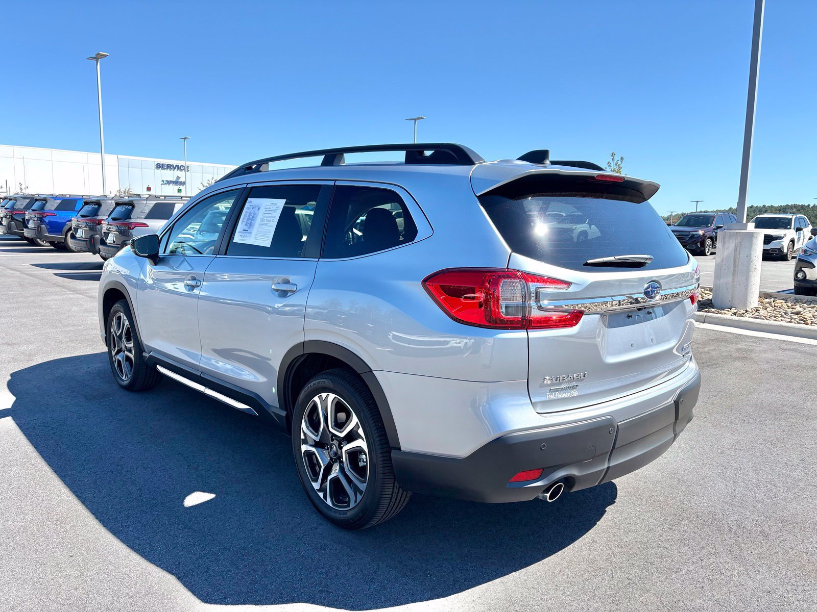 Used 2025 Subaru Ascent Limited w/ Popular Package #2 AWD/4WD image 5