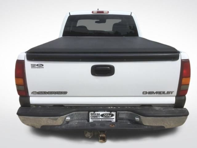 Used 2000 Chevrolet Silverado 1500 LS w/ Firm Ride Suspension Pkg AWD/4WD image 5
