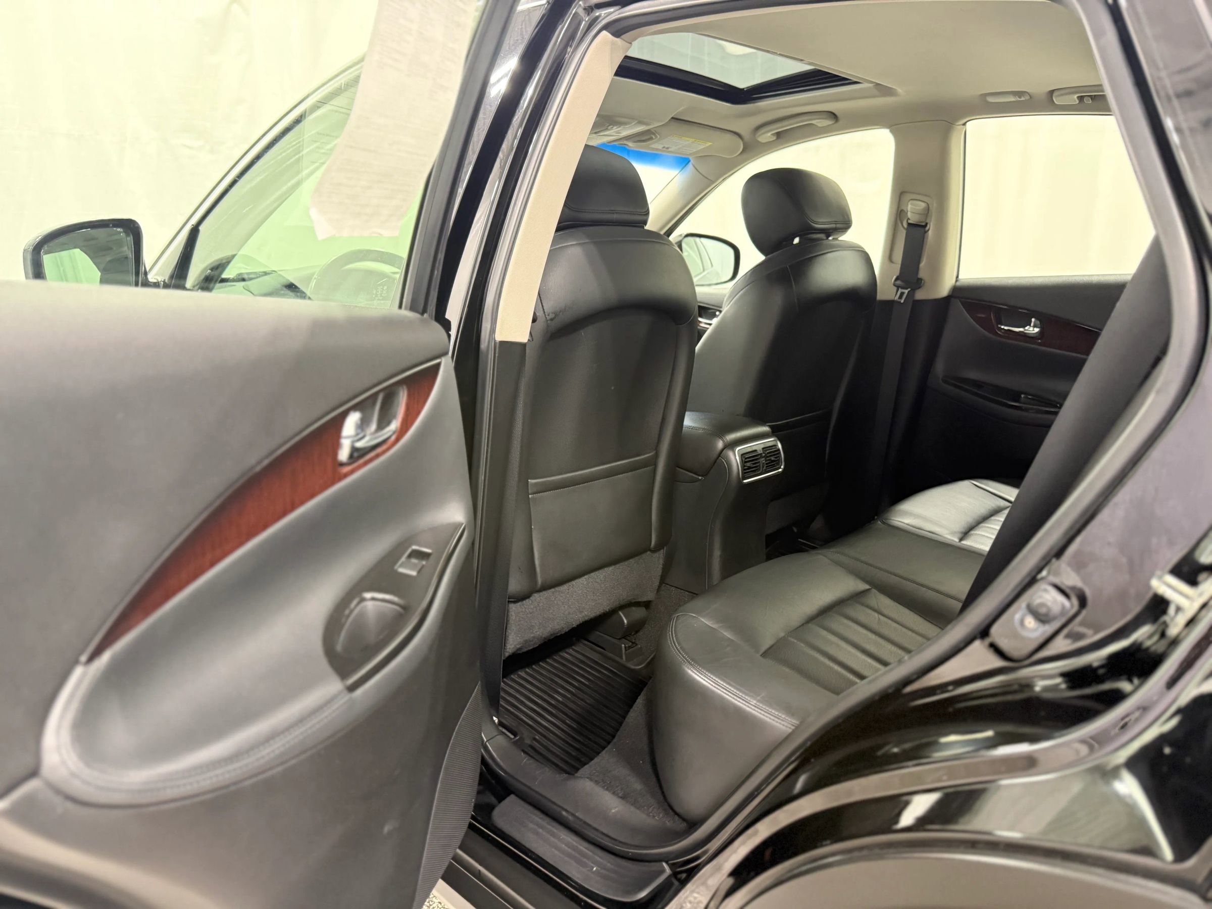 Used 2015 INFINITI QX50 Journey image 33