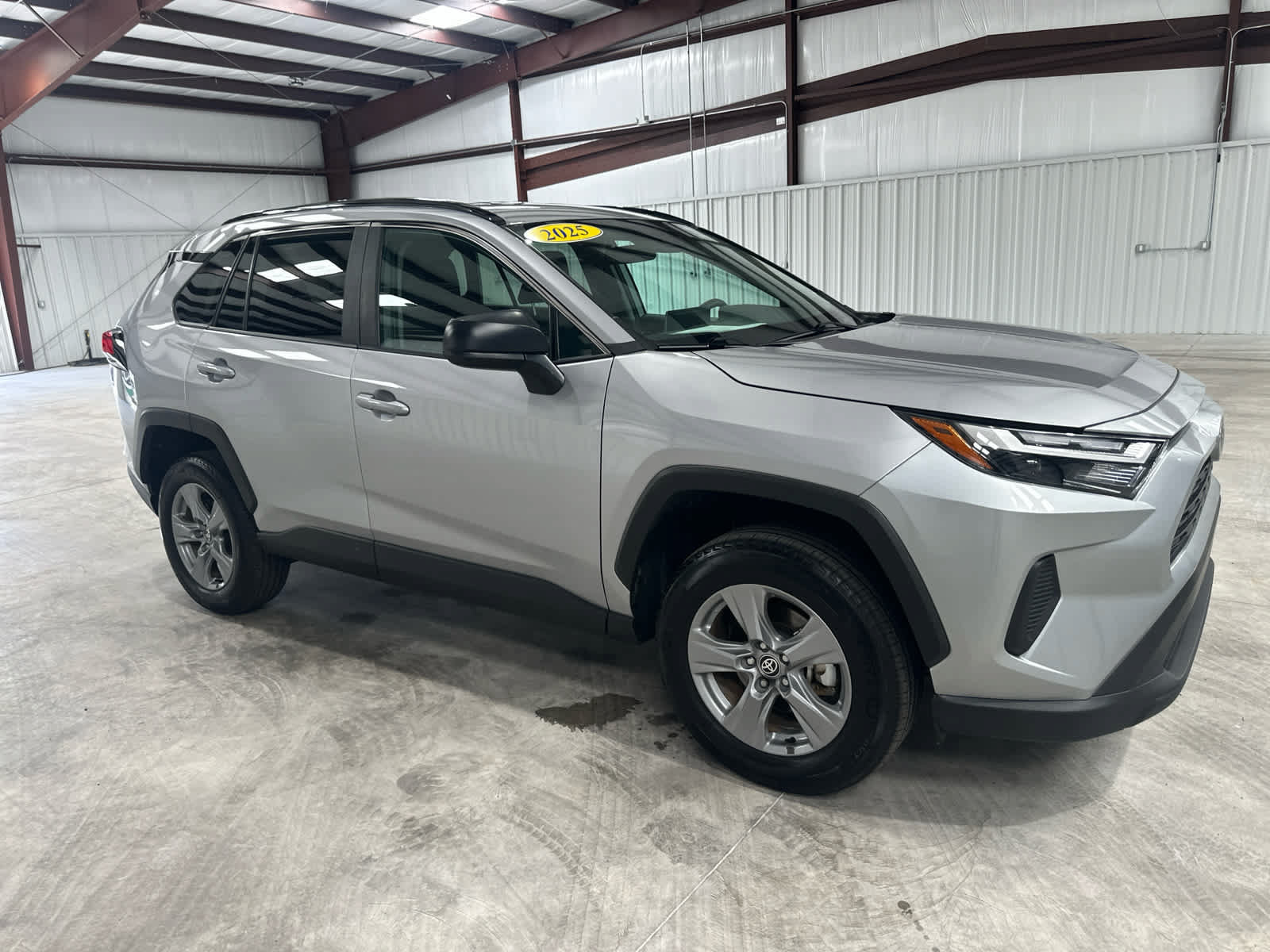 Used 2025 Toyota RAV4 LE AWD/4WD image 7