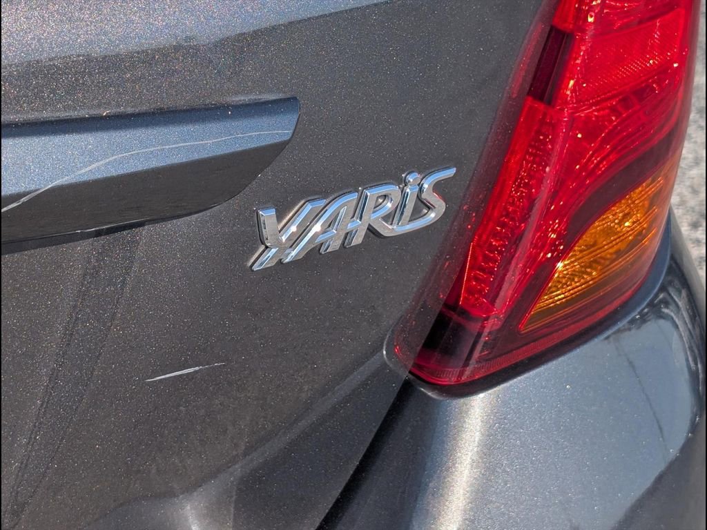 Used 2015 Toyota Yaris L image 23