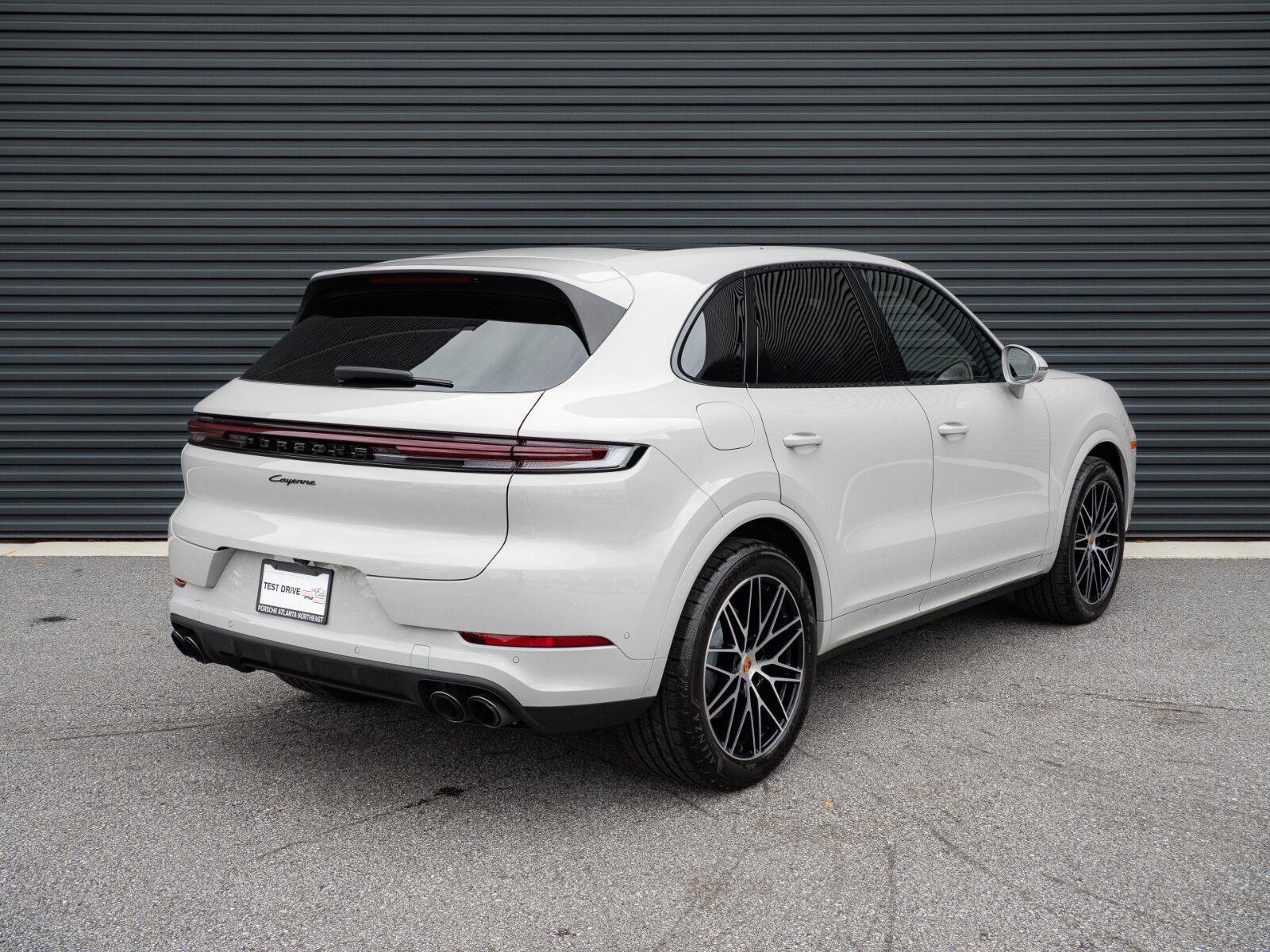 Certified 2026 Porsche Cayenne AWD/4WD image 29