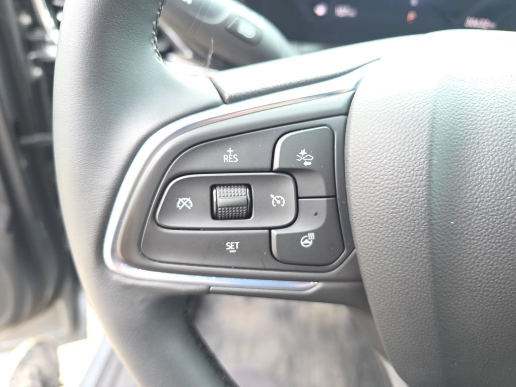 Used 2024 Buick Envista Sport Touring w/ Convenience I Package FWD image 18