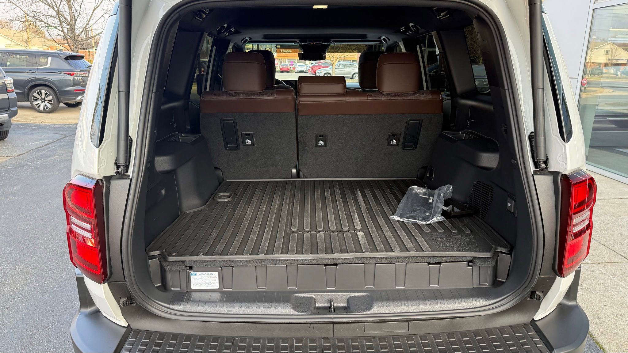 Used 2025 Toyota Land Cruiser image 25