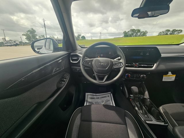 New 2026 Chevrolet TrailBlazer LT w/ Midnight Edition FWD image 13