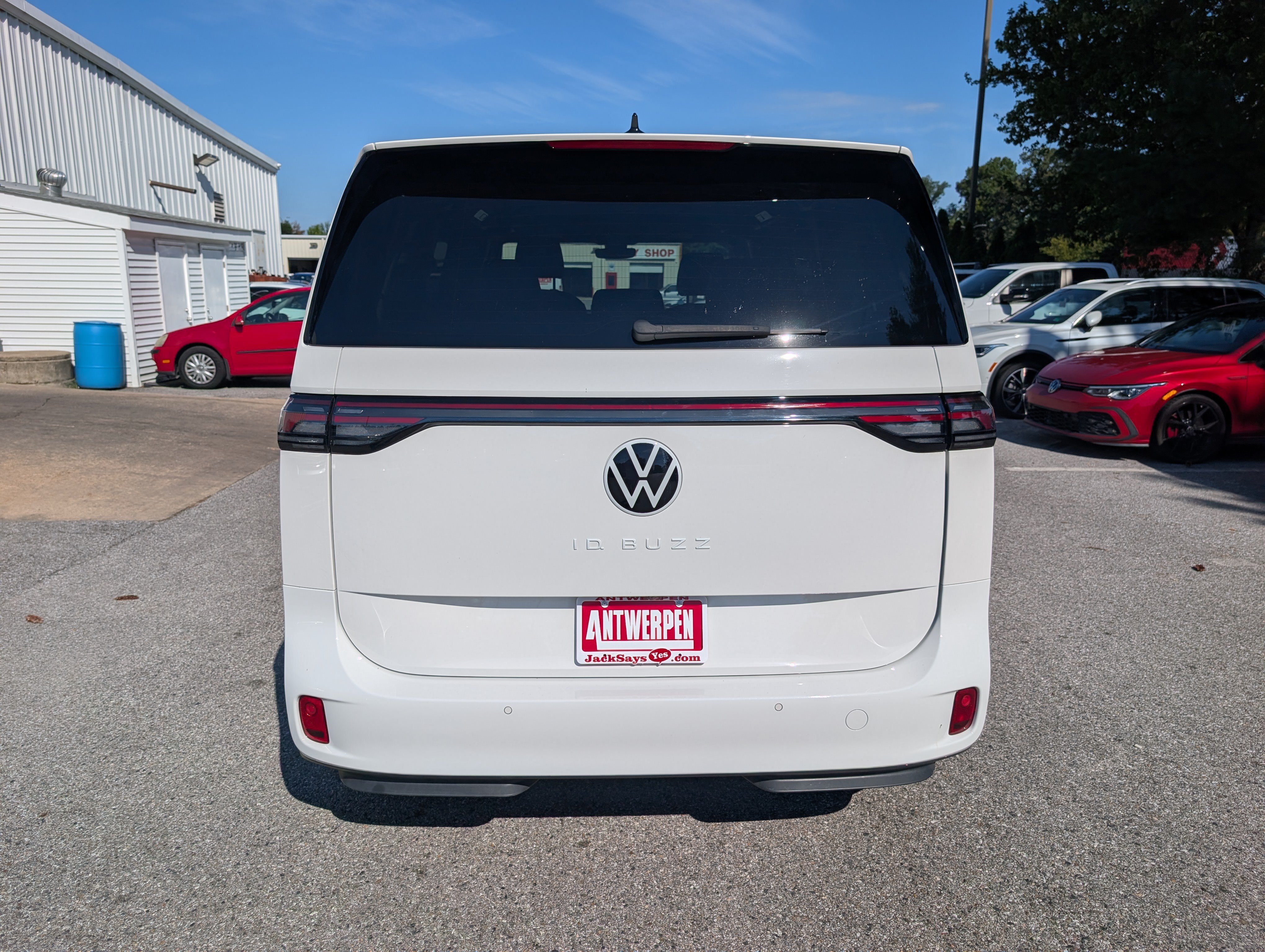 Used 2025 Volkswagen ID. Buzz Pro S Plus RWD image 4