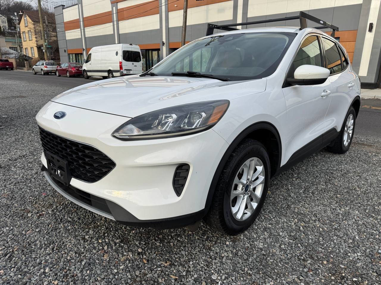 Used 2020 Ford Escape SE image 1