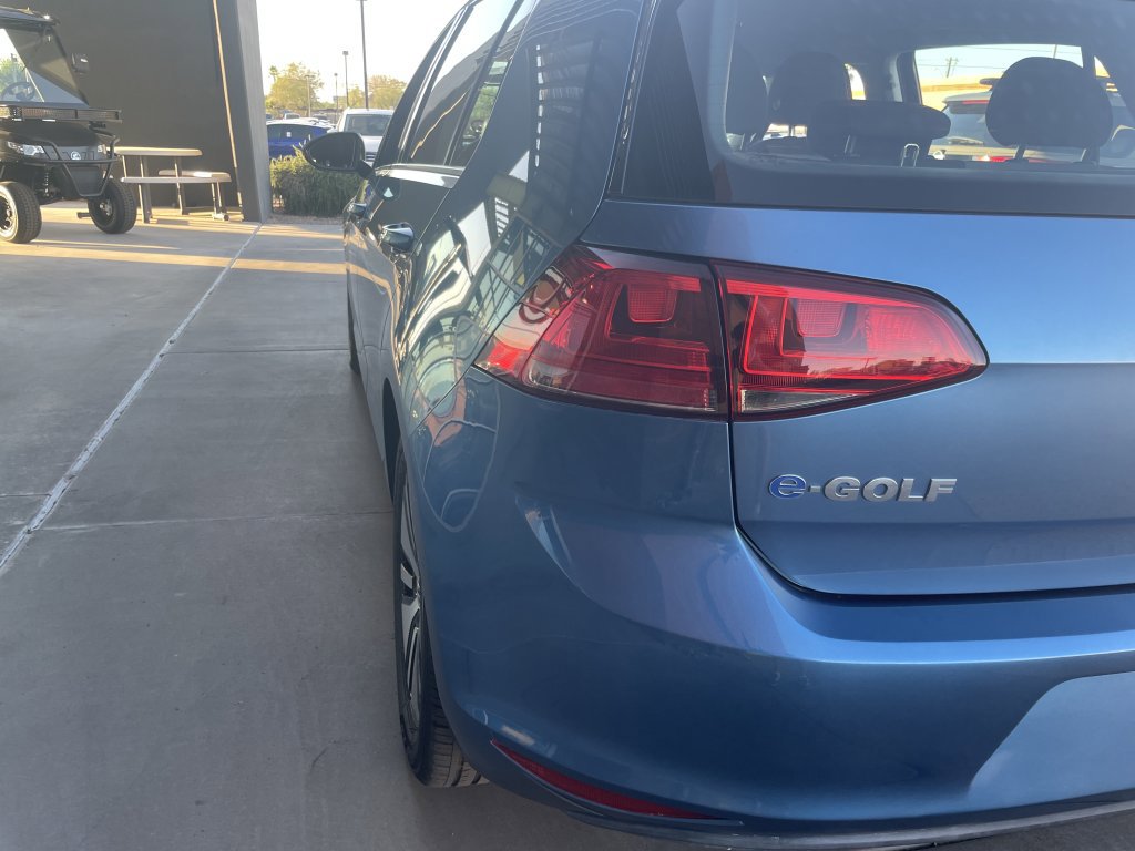 Used 2016 Volkswagen e-Golf SE w/ DC Fast Charging Package image 11