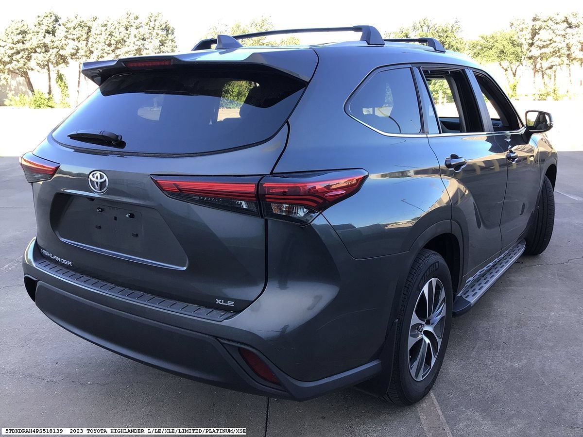 Used 2023 Toyota Highlander XLE FWD image 5