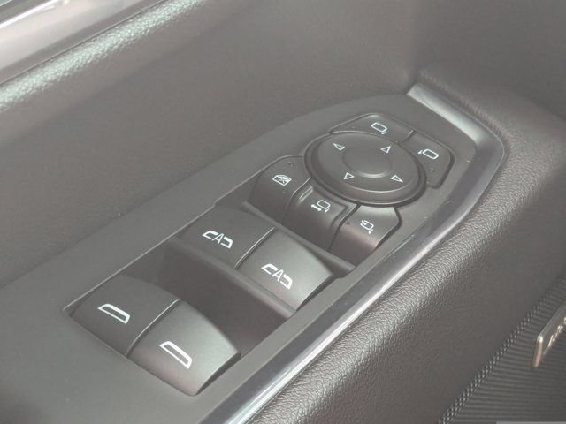 Used 2024 Chevrolet Silverado 3500 LTZ w/ LTZ Convenience Package AWD/4WD image 25