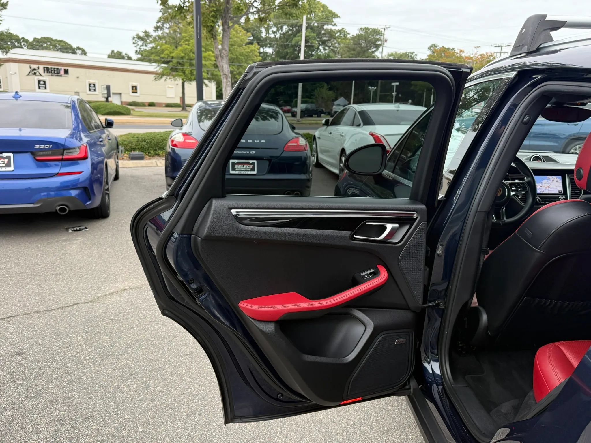 Used 2018 Porsche Macan S AWD/4WD image 18