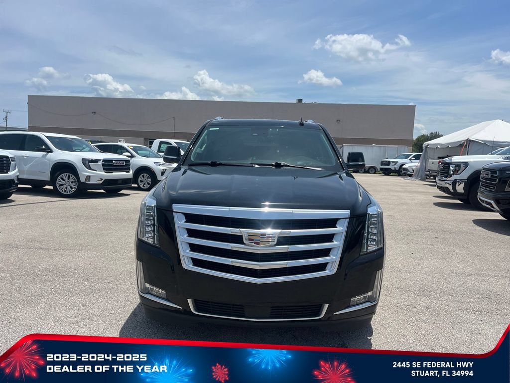 Used 2020 Cadillac Escalade ESV Premium Luxury RWD image 2