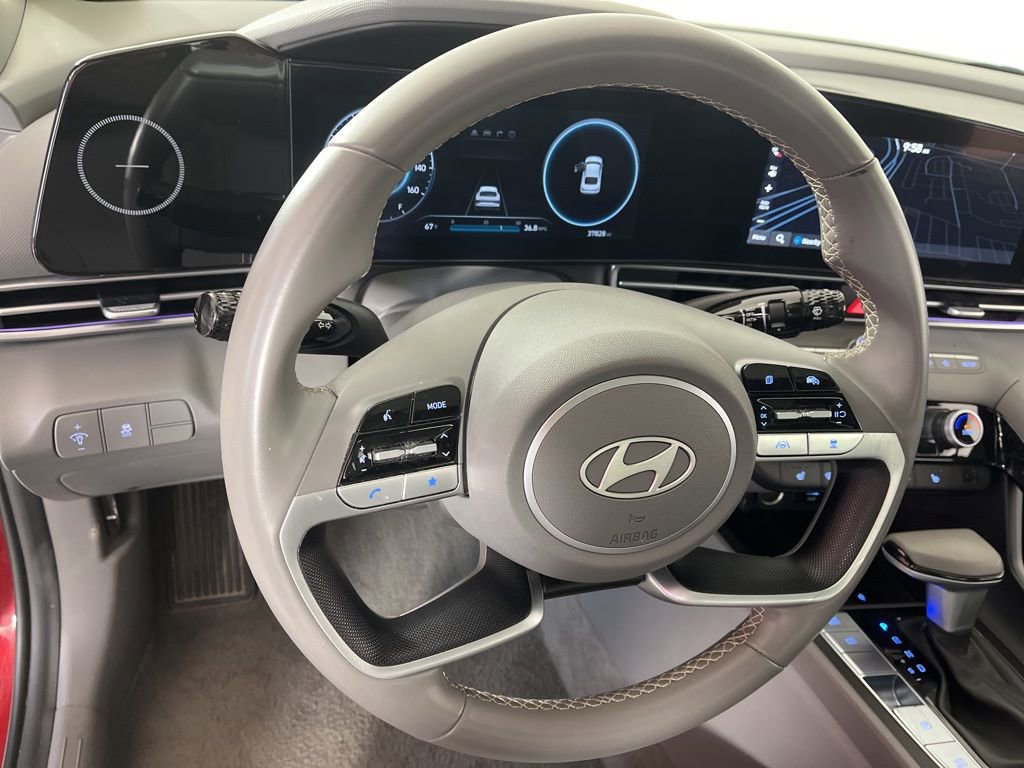 Used 2025 Hyundai Elantra SEL image 28