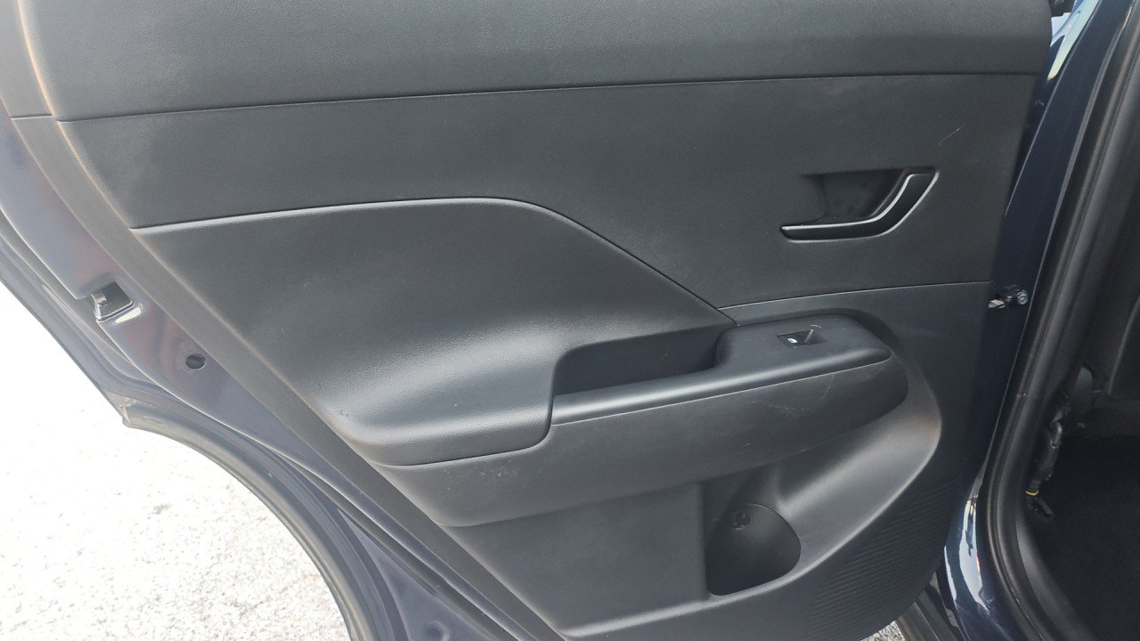 Used 2025 Hyundai Kona SEL AWD/4WD image 14