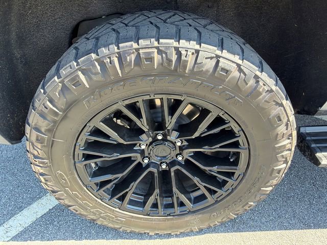 Used 2025 GMC Yukon XL AT4 w/ AT4 Premium Package image 17