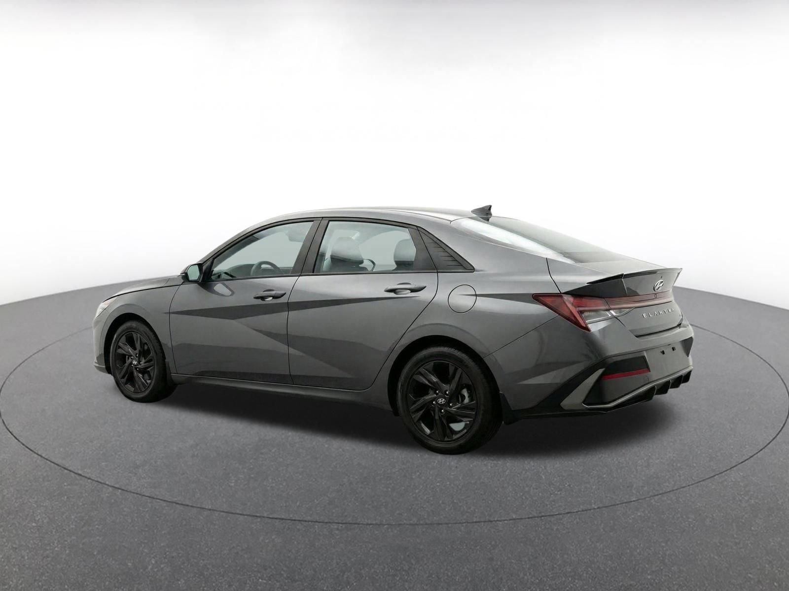 Used 2026 Hyundai Elantra Sport FWD image 6