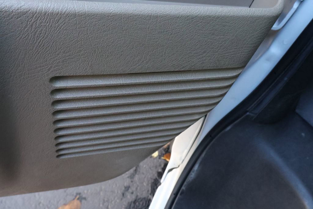 Used 2022 Chevrolet Express 3500 w/ Driver Convenience Package image 20