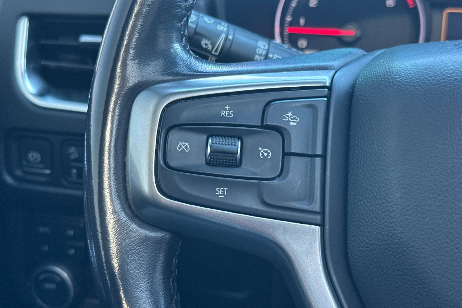 Used 2021 Chevrolet Tahoe Z71 w/ Rear Media and Nav Package image 33