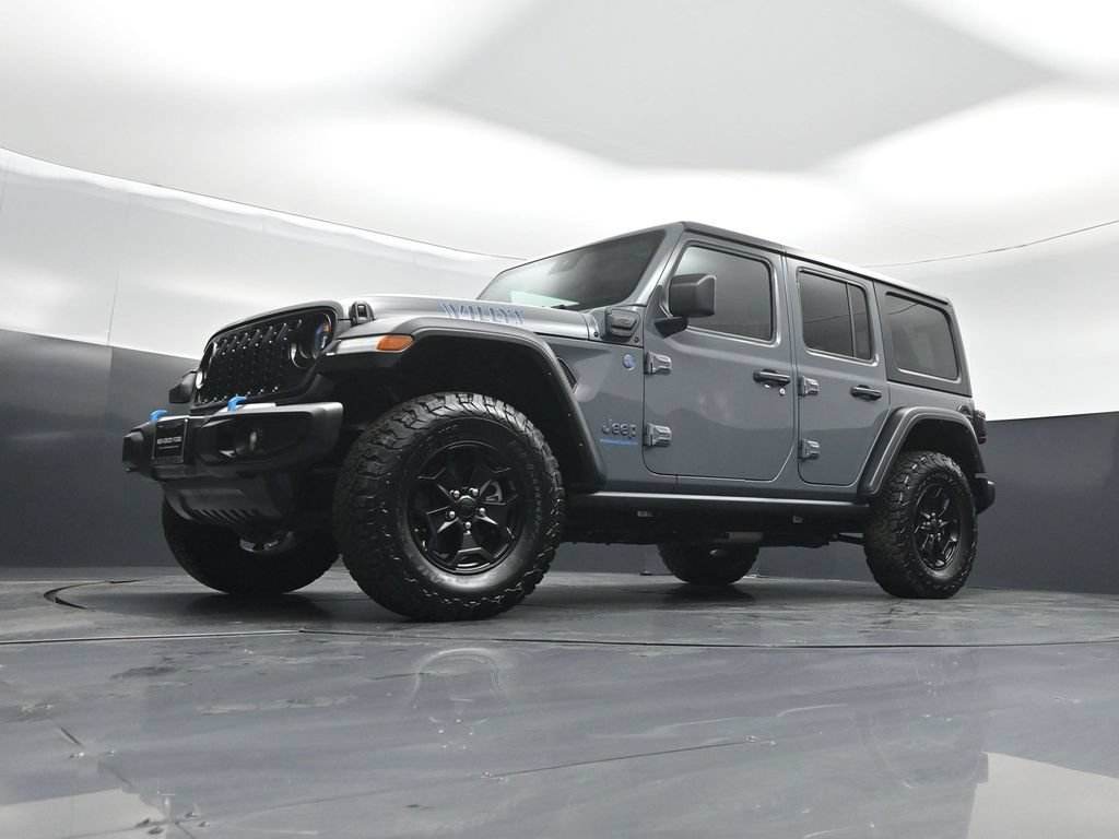 Used 2024 Jeep Wrangler Unlimited AWD/4WD image 44