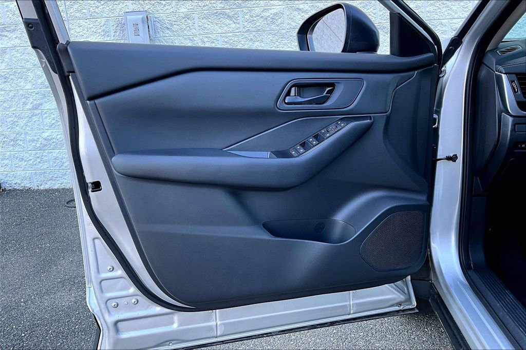 Certified 2025 Nissan Rogue S image 26